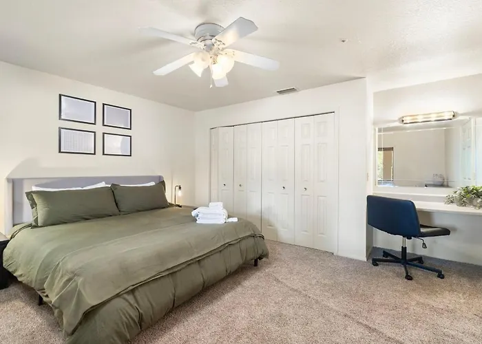 2br Near Trails & Shops Apartment
