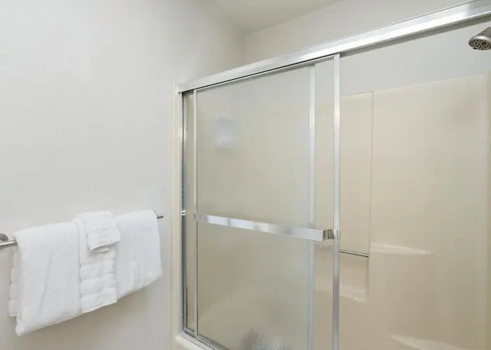 2br Near Trails & Shops Apartment *